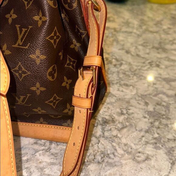 ✨ Louis Vuitton Noé BB Monogram Bucket Bag – Excellent Condition - Picture 9 of 10
